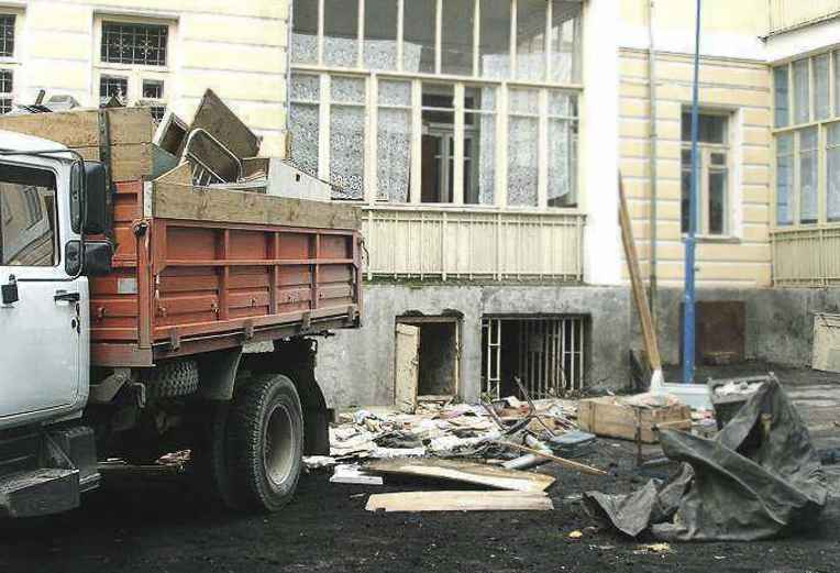 Сбор и вывоз бытовых отходов и мусора из село Мезенское в село Мезенское